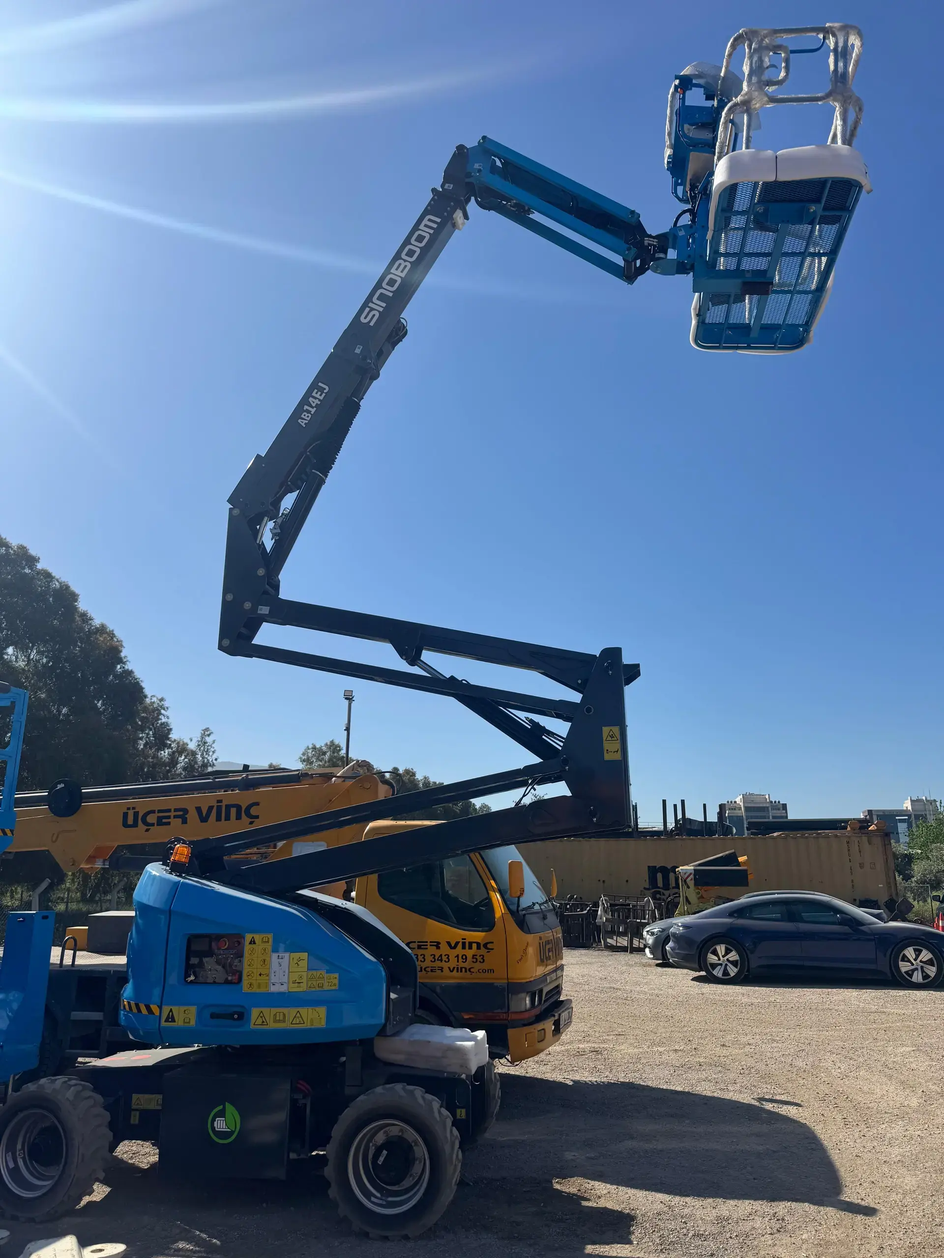 Üçer Vinç 16 Metre Eklemli 2