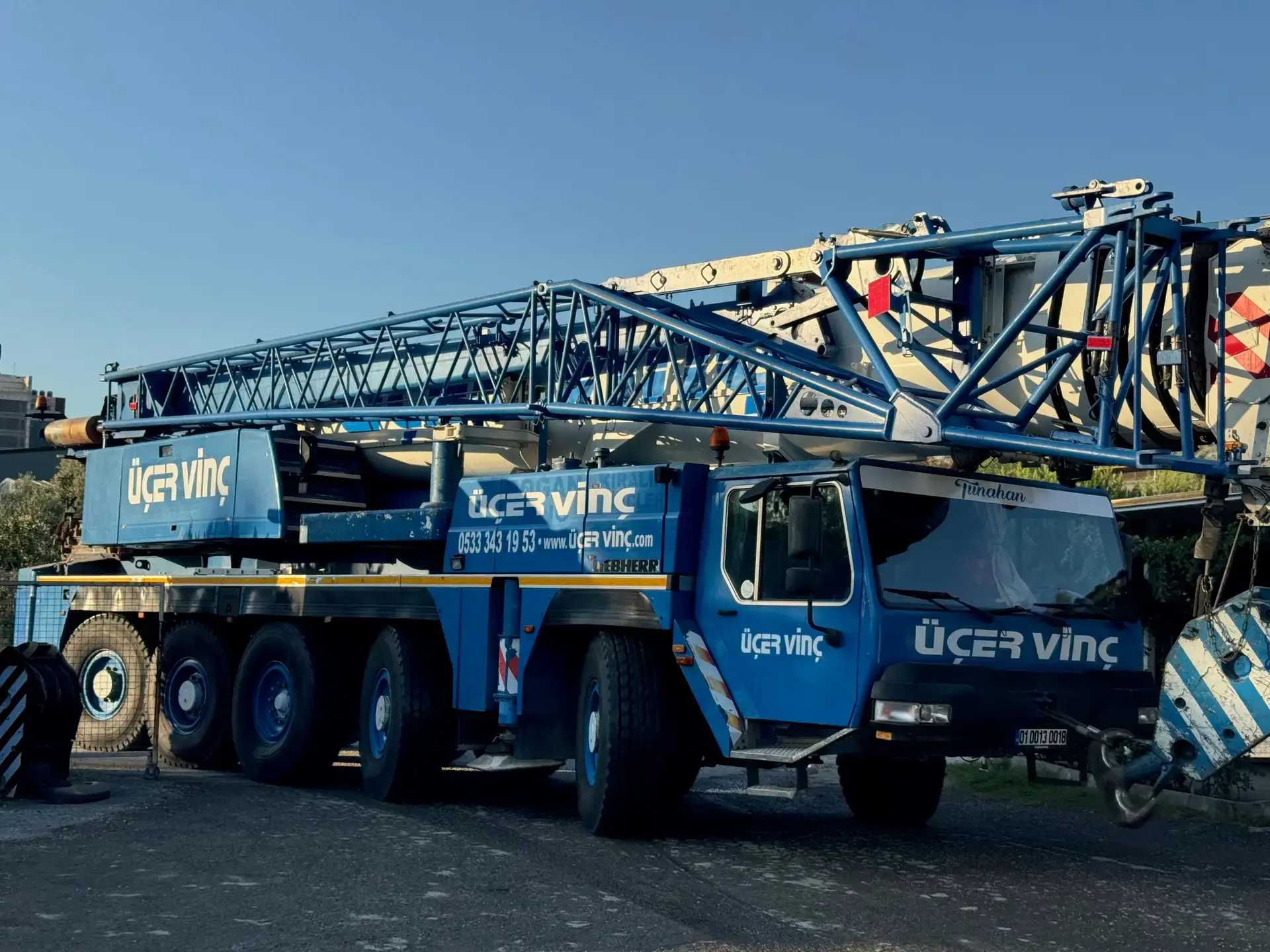 Üçer Vinç 200 Ton 2