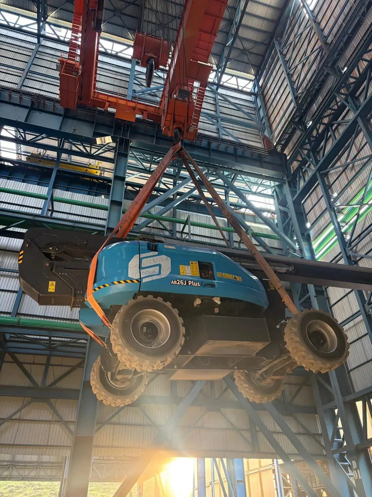 Üçer Vinç 28 Metre Eklemli Platform 2