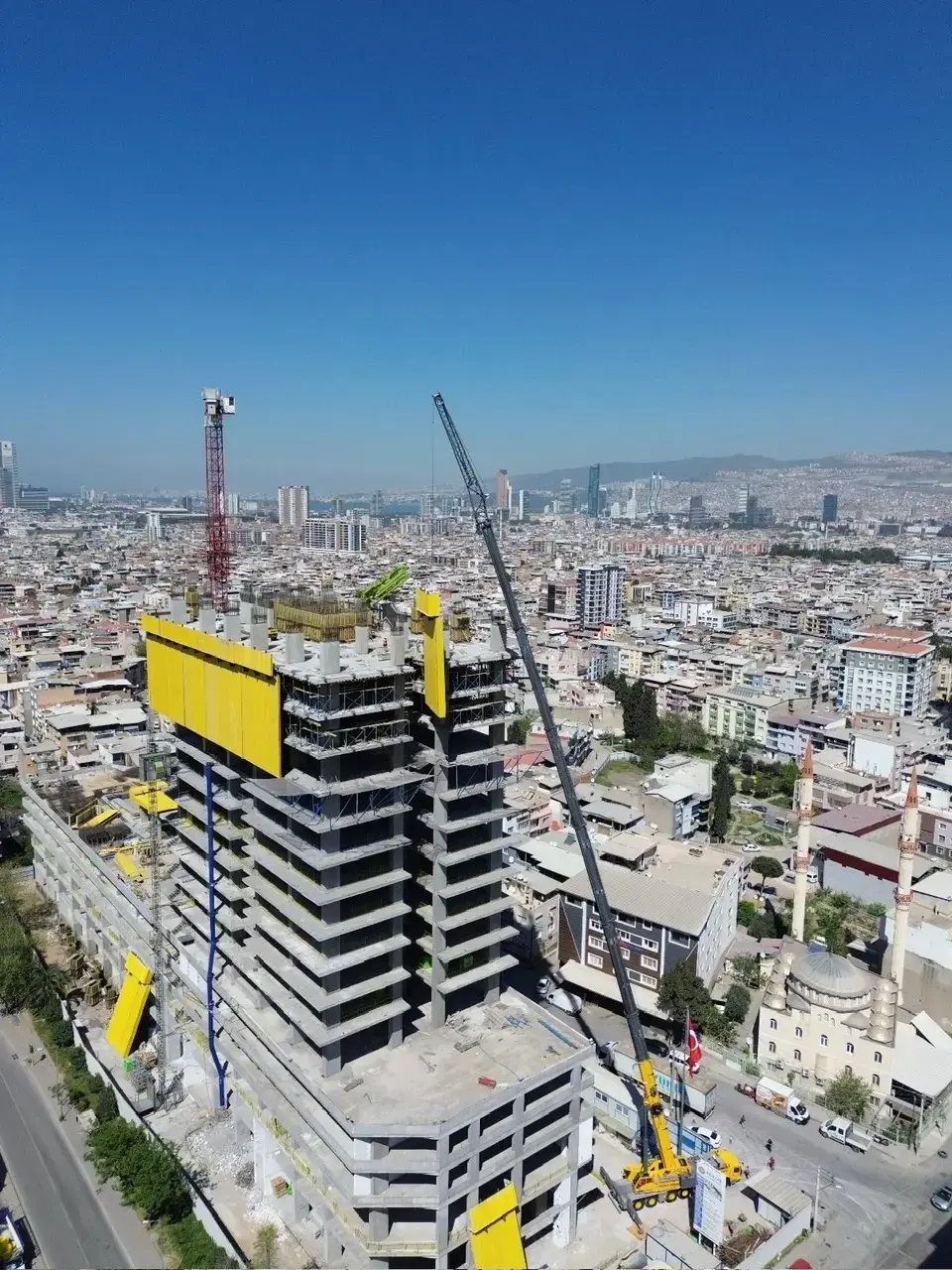 Üçer Vinç 300 Ton 3